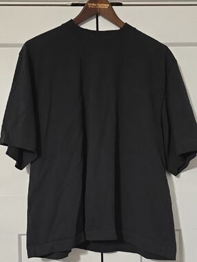 Abercrombie & Fitch Black Short Sleeve Cropped Crewneck Tee